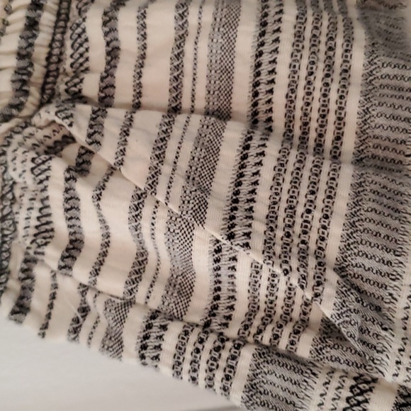 Abercrombie striped shorts - Picture 3 of 5